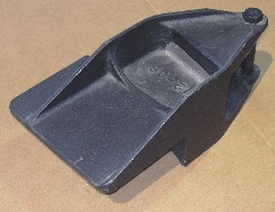 HU8I - RH Rear Flange Mount Hanger 