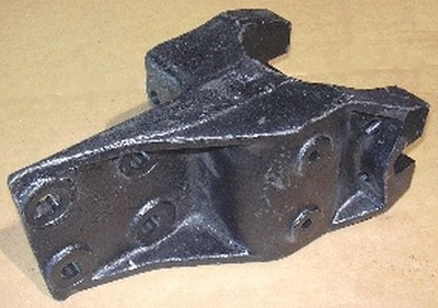 Cast Steer Axle Front Hanger Replaces IH Navistar 1654353C1 