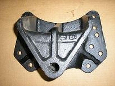 IH8B - Drive Axle Rear Hanger 